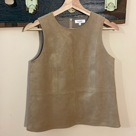 Aritzia Babaton Vegan Suede Rolando Sleeveless
Top Size XS - Picture 10 of 16